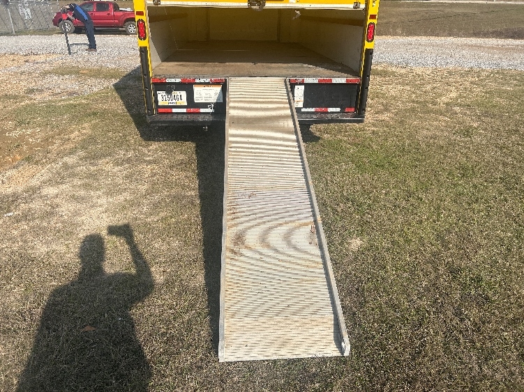 Used 2022 Ford E-350 - photo 11