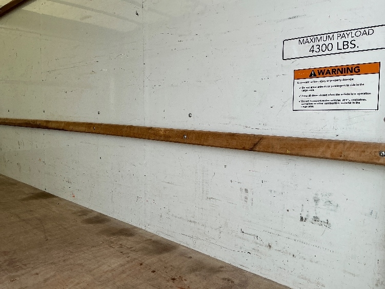 Used 2022 Ford E-350 - photo 13