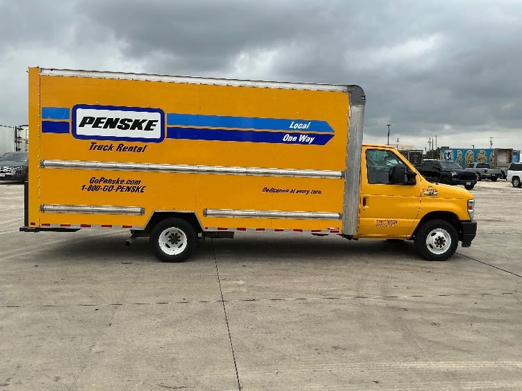 Used 2022 Ford E-350 - photo 16