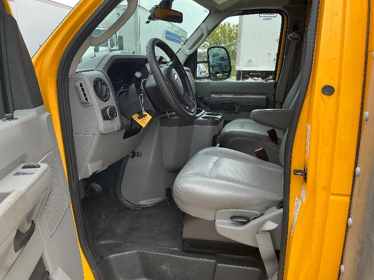 Used 2022 Ford E-350 - photo 17