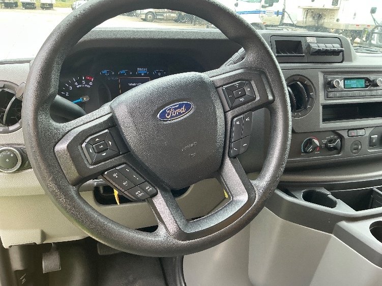 Used 2022 Ford E-350 - photo 19