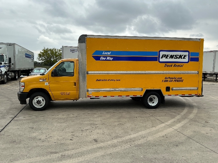 Used 2022 Ford E-350 - photo 6