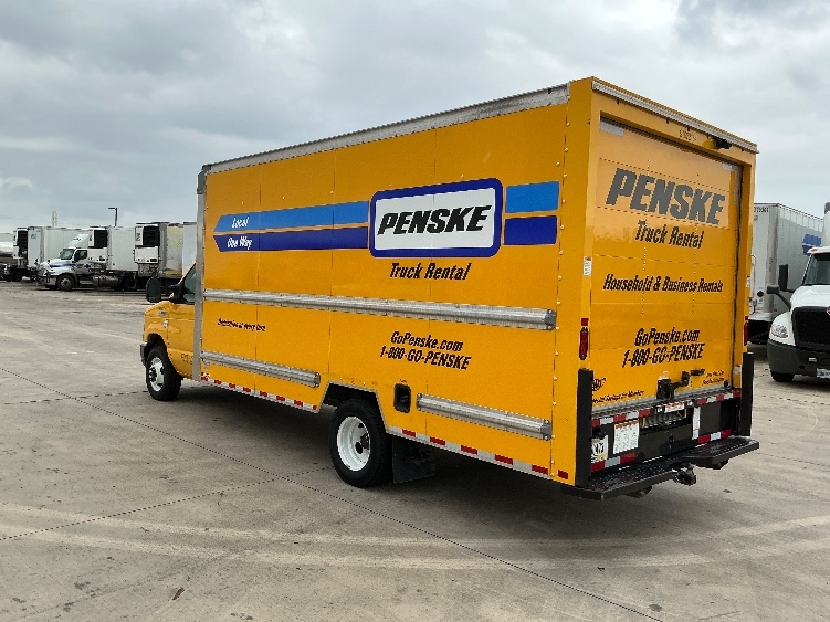 Used 2022 Ford E-350 - photo 8