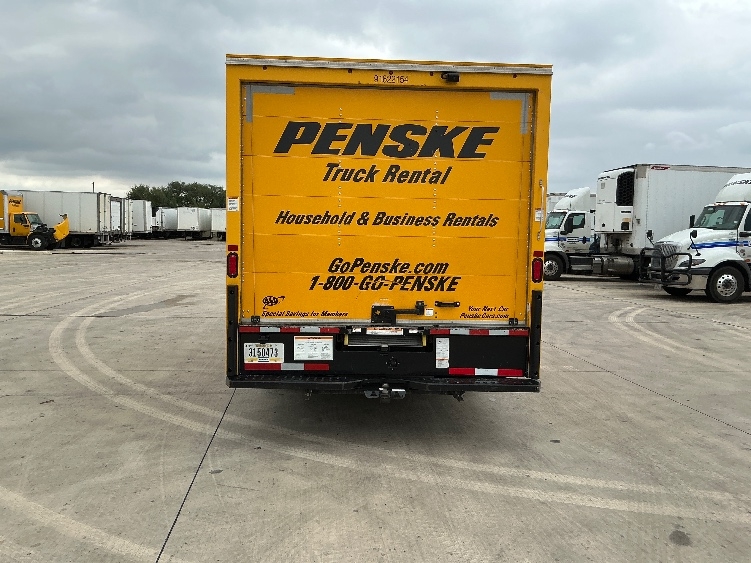 Used 2022 Ford E-350 - photo 9
