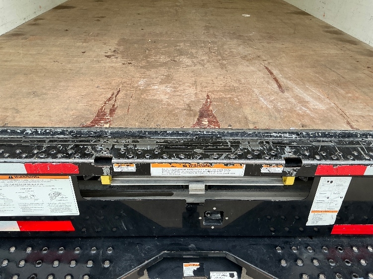 Used 2022 Ford E-350 - photo 11