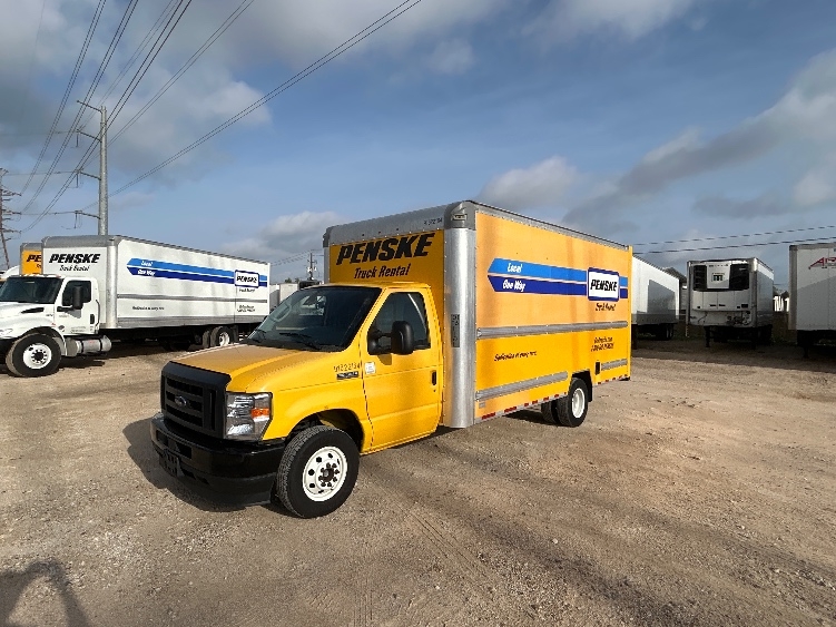 Used 2022 Ford E-350 - photo 5