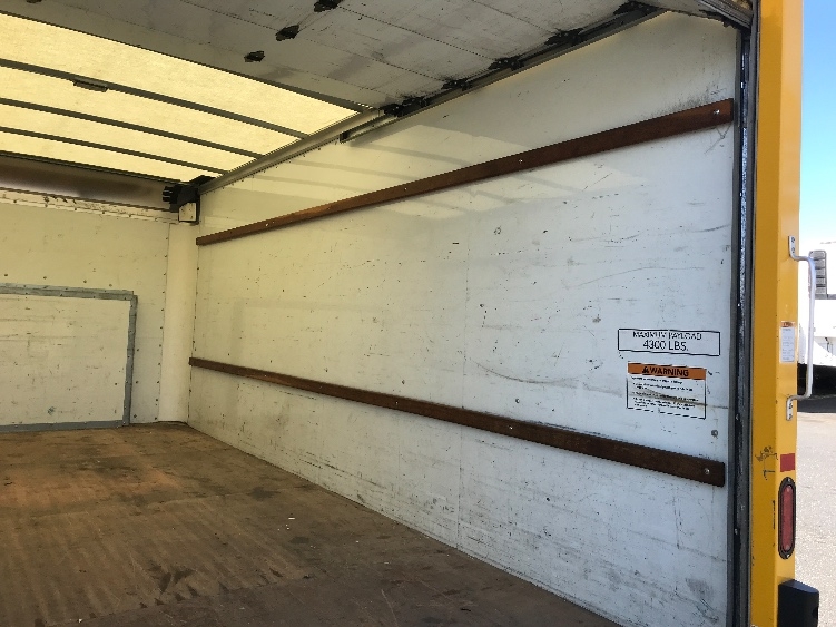 Used 2022 Ford E-350 - photo 14