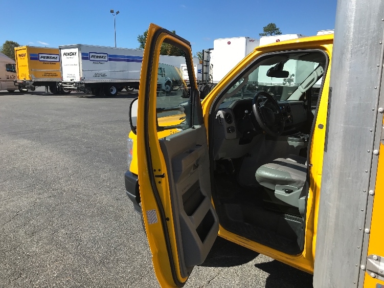 Used 2022 Ford E-350 - photo 18