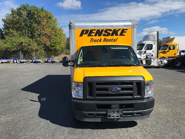 Used 2022 Ford E-350 - photo 2