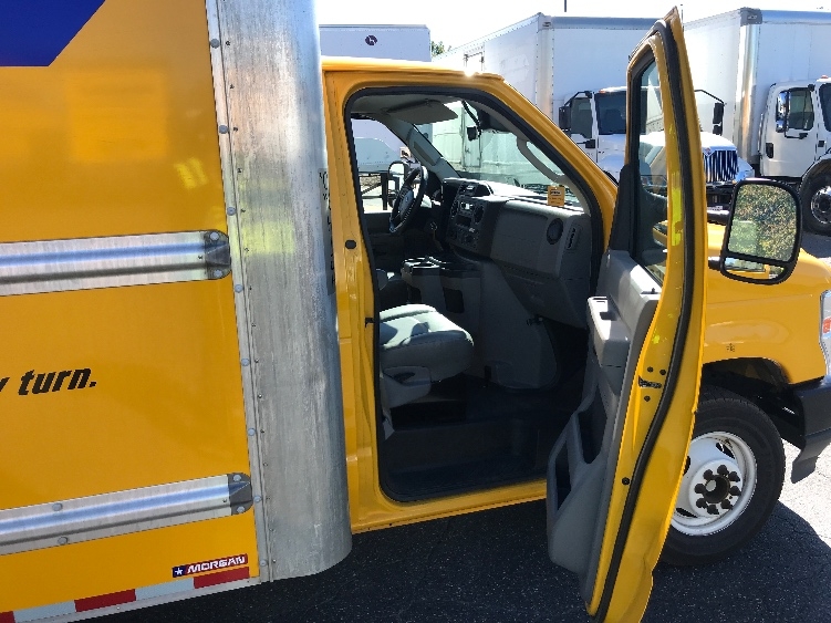 Used 2022 Ford E-350 - photo 22