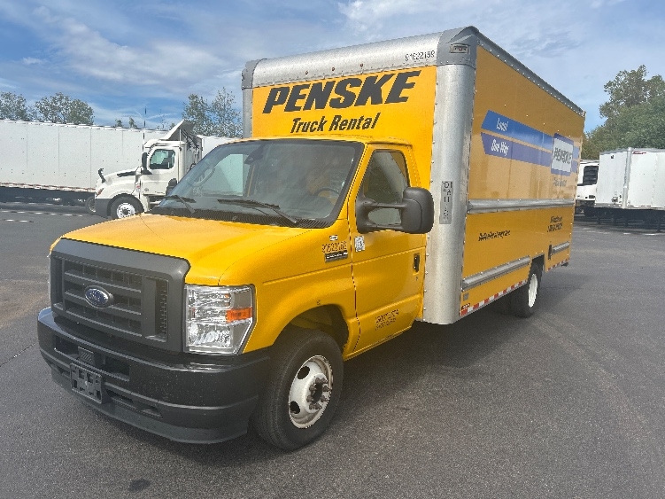 Used 2022 Ford E-350 - photo 5