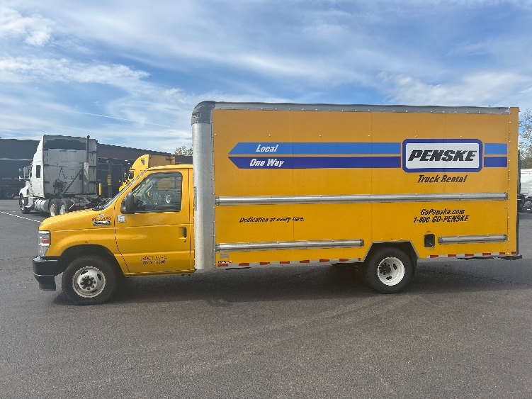 Used 2022 Ford E-350 - photo 6