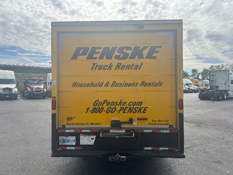 Used 2022 Ford E-350 - photo 9