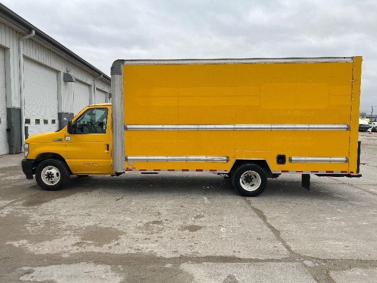 Used 2022 Ford E-350 - photo 6
