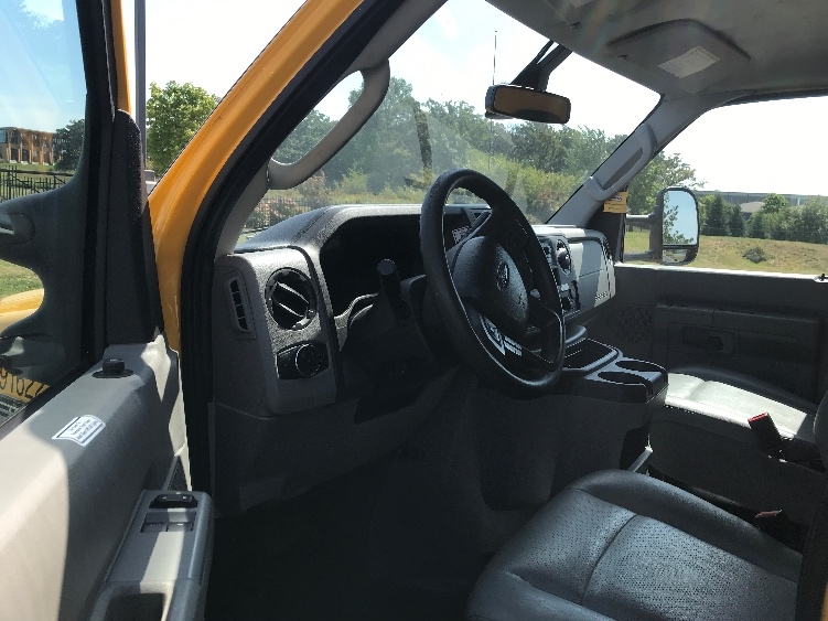 Used 2022 Ford E-350 - photo 18