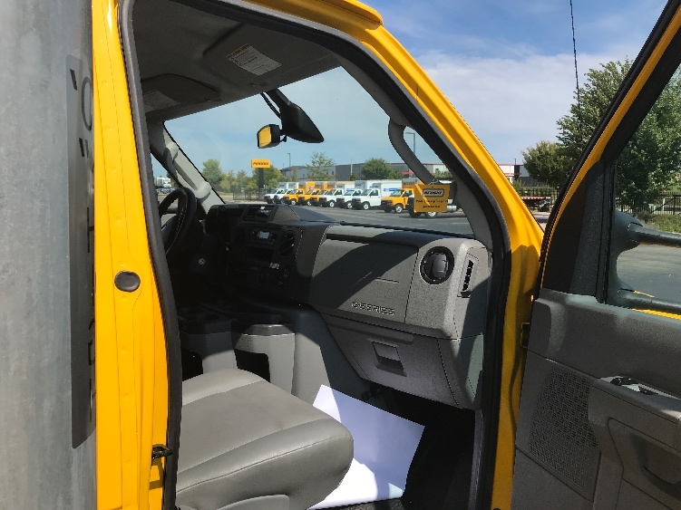 Used 2022 Ford E-350 - photo 22
