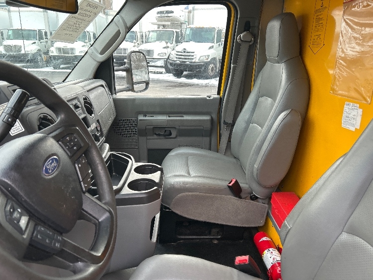 Used 2022 Ford E-350 - photo 21