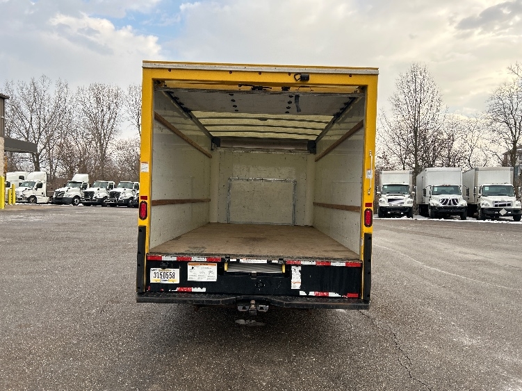 Used 2022 Ford E-350 - photo 11