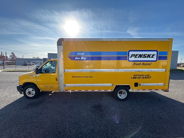 Used 2022 Ford E-350 - photo 6