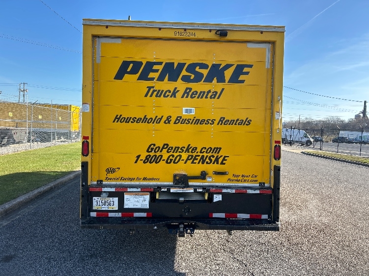 Used 2022 Ford E-350 - photo 9