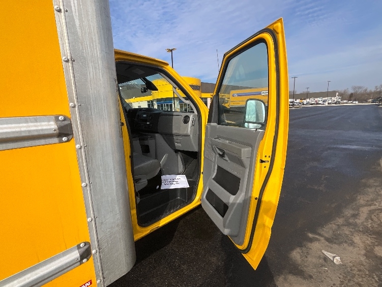 Used 2022 Ford E-350 - photo 19