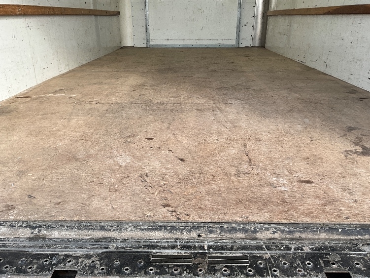 Used 2022 Ford E-350 - photo 10