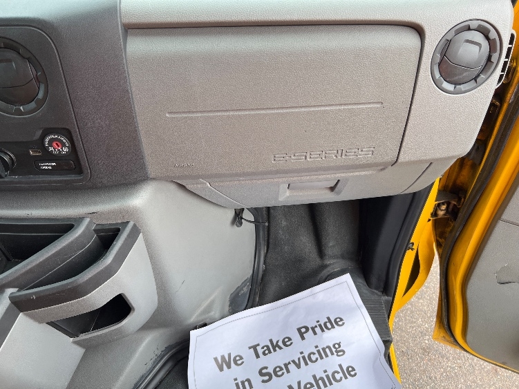 Used 2022 Ford E-350 - photo 20