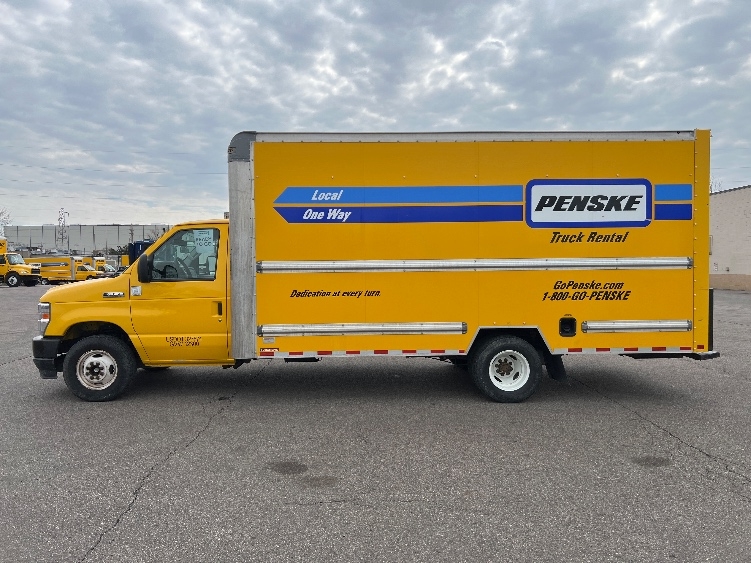 Used 2022 Ford E-350 - photo 6
