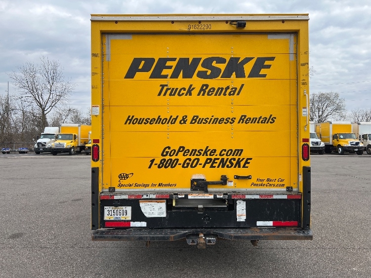 Used 2022 Ford E-350 - photo 8