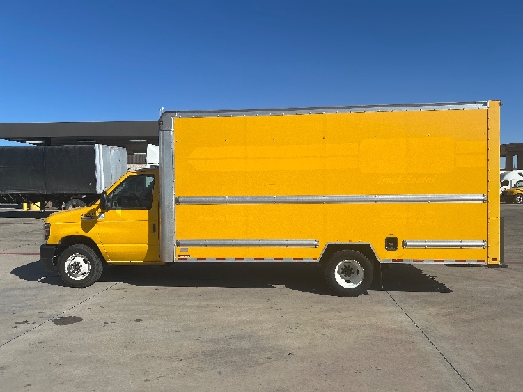 Used 2022 Ford E-350 - photo 6