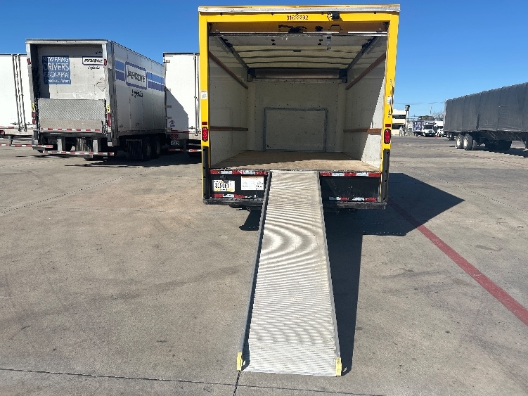 Used 2022 Ford E-350 - photo 11