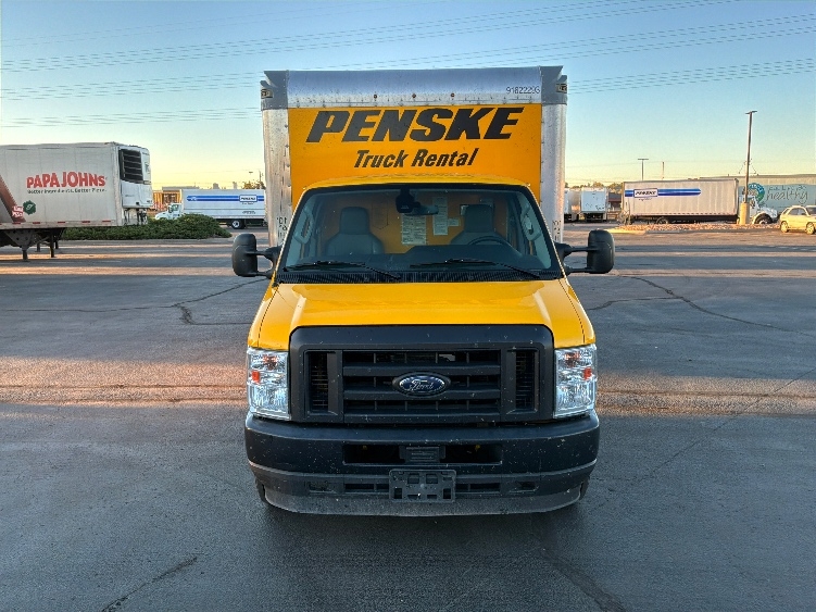 Used 2022 Ford E-350 - photo 2