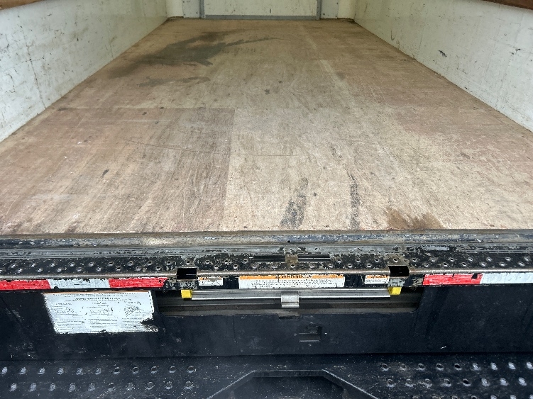 Used 2022 Ford E-350 - photo 12