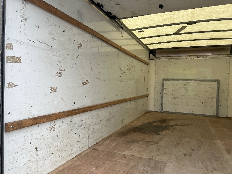 Used 2022 Ford E-350 - photo 13