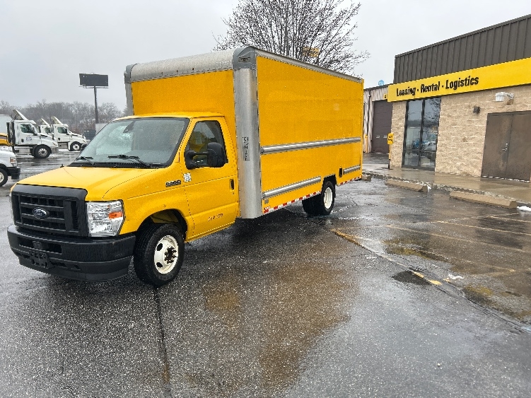 Used 2022 Ford E-350 - photo 5