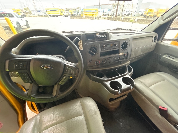 Used 2022 Ford E-350 - photo 20