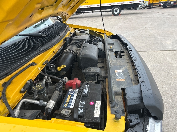 Used 2022 Ford E-350 - photo 25