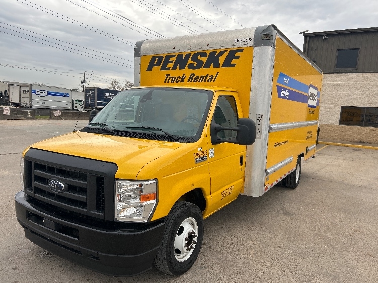 Used 2022 Ford E-350 - photo 5