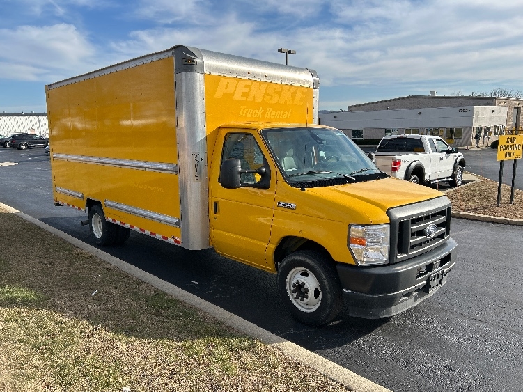 Used 2022 Ford E-350 - photo 1