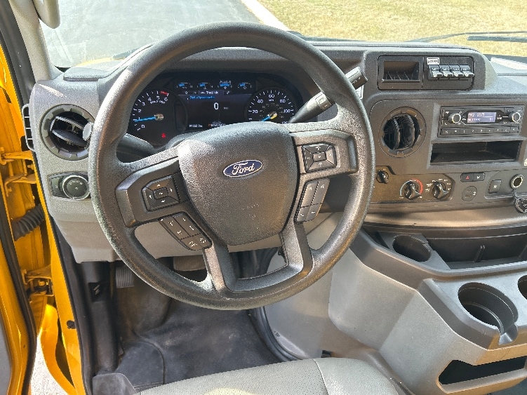 Used 2022 Ford E-350 - photo 20