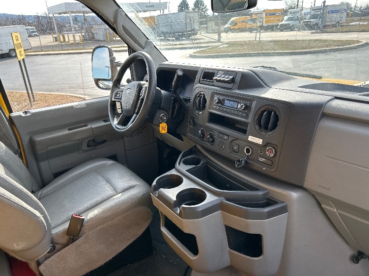 Used 2022 Ford E-350 - photo 24