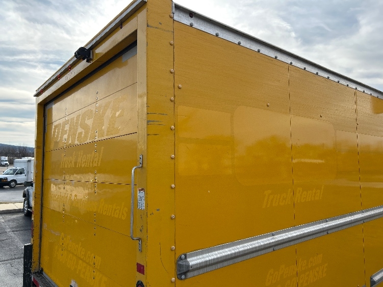 Used 2022 Ford E-350 - photo 29