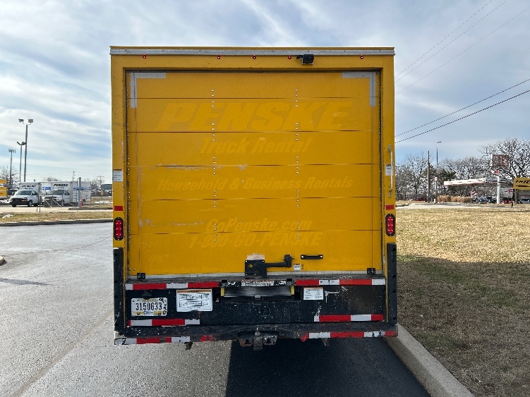 Used 2022 Ford E-350 - photo 9