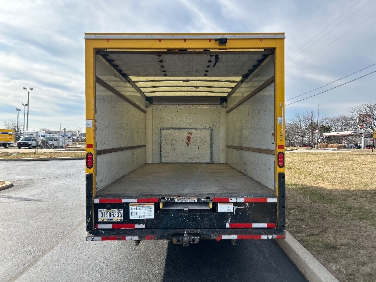 Used 2022 Ford E-350 - photo 11