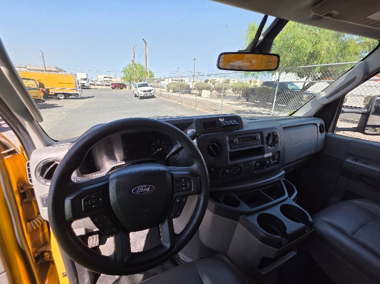 Used 2022 Ford E-350 - photo 20