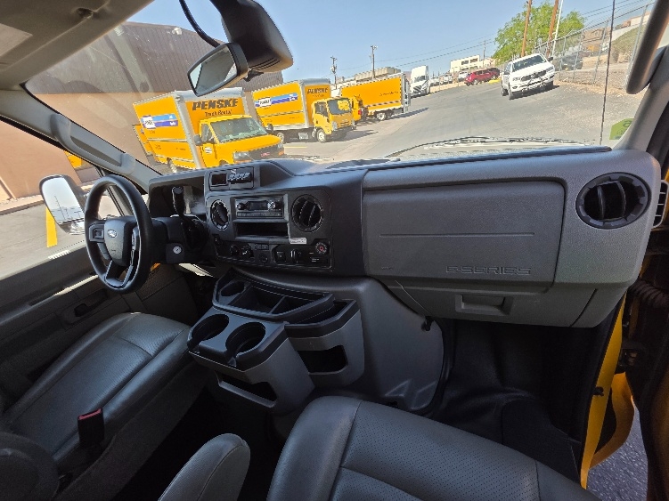 Used 2022 Ford E-350 - photo 23