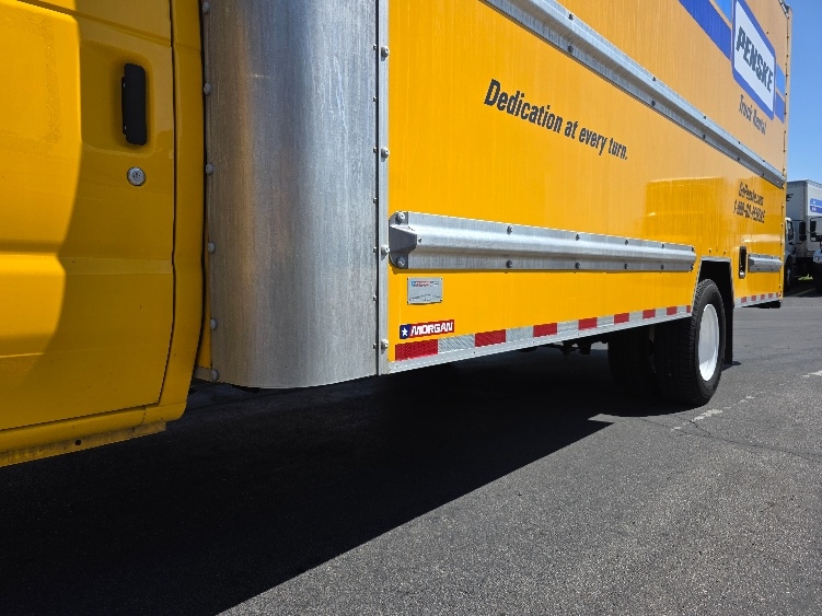 Used 2022 Ford E-350 - photo 7