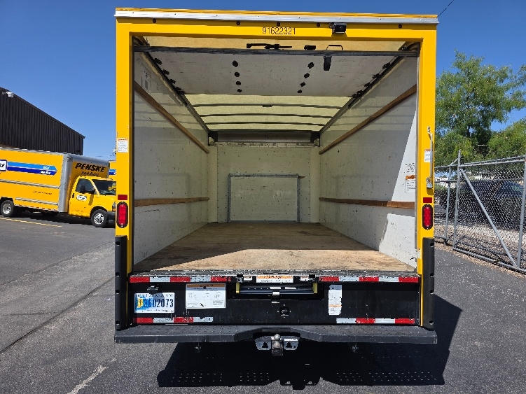 Used 2022 Ford E-350 - photo 10