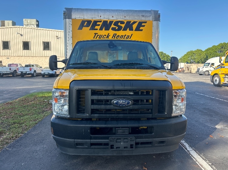Used 2022 Ford E-350 - photo 2