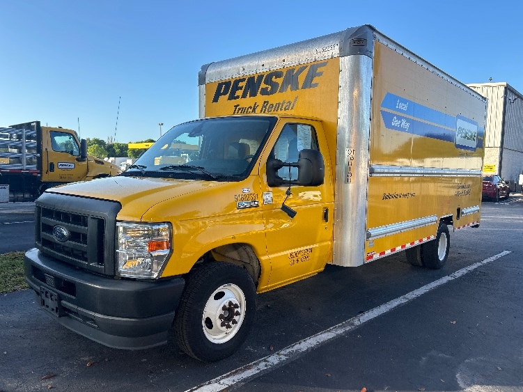 Used 2022 Ford E-350 - photo 5